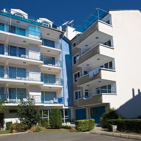 Elvira Hotel Равда Экстерьер фото