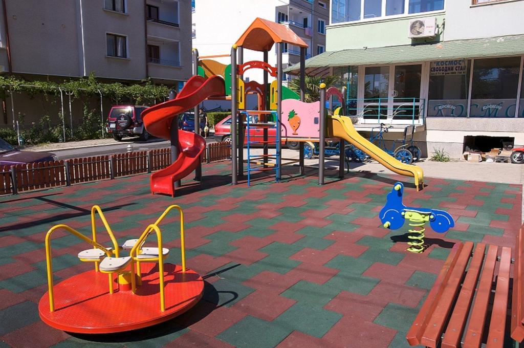 Elvira Hotel Равда Экстерьер фото